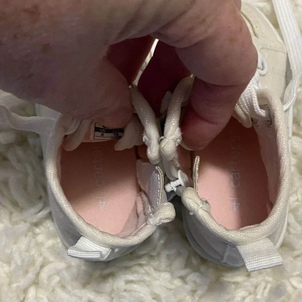 Carters baby girl size 4 Unicorn Embroidered  white glittery High-Top Sneakers